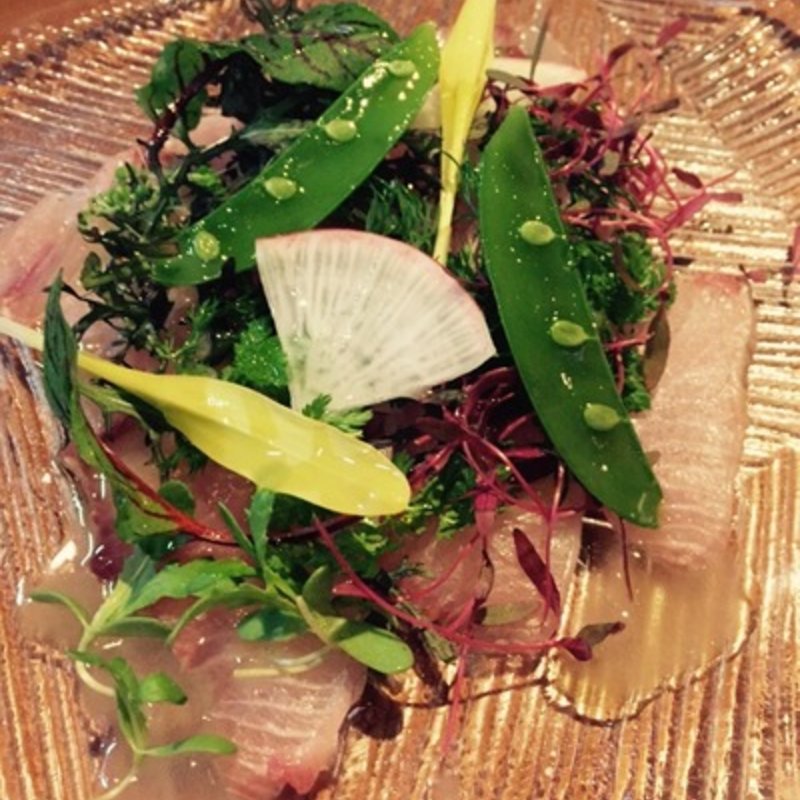 天然ブリのカルパッチョ(タヴェルナ ナカナカ （Taverna NacaNaca）)