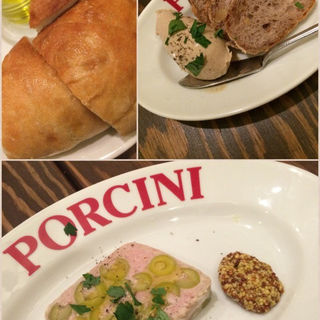 レバーペースト、鶏とオリーブのパテ(タヴェルナ・ポルチーニ （TAVERNA-PORCINI）)