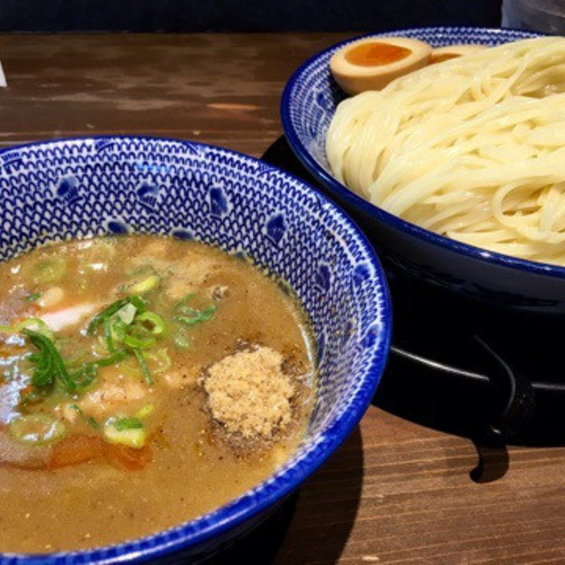 鶏と鯵煮干しの一番搾りつけ麺（味玉付）(だしと麺 )