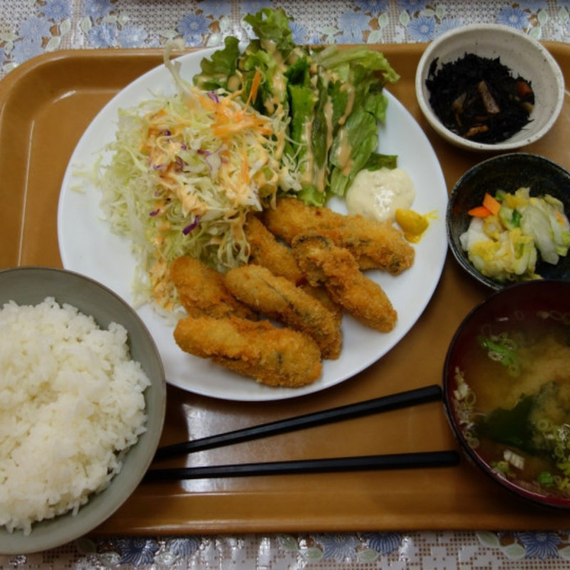 カキフライ定食(まかない処たらふく)