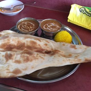 カレー2種のCセット 海老とチキンのカレー(ダルパン)