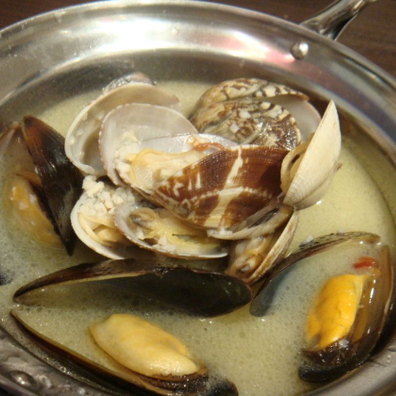 あさり&ムール貝のワイン蒸し(ちばチャンバル )