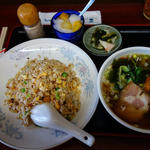 おそば定食（チャーハン大盛り）(中華料理 チャイナドール)