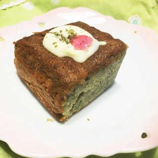 桜リキュールよもぎホワイトチョコがけケーキ(チリムーロ)
