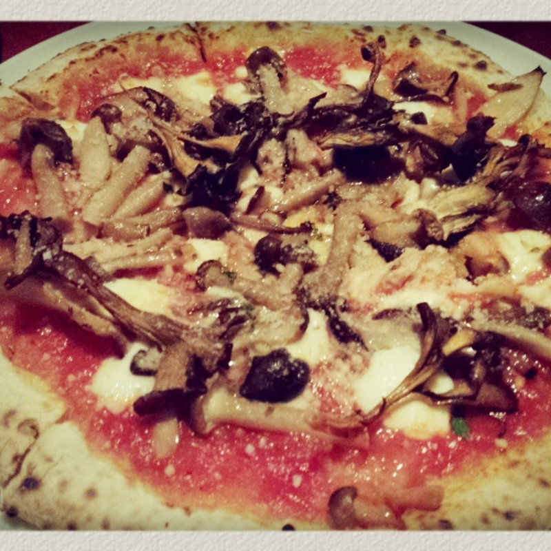 キノコピザ(チルコロ （CIRCOLO）)