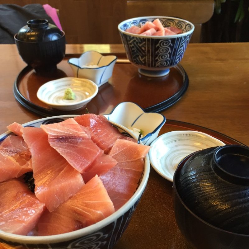 ジャンボまぐろ丼(ぢんげる)