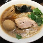 味玉背脂煮干しラーメン(つけ麺一燈 （ツケメンイットウ）)