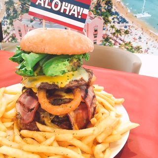 メガバーガー(テディーズビガーバーガー 横浜港北ノースポートモール店)