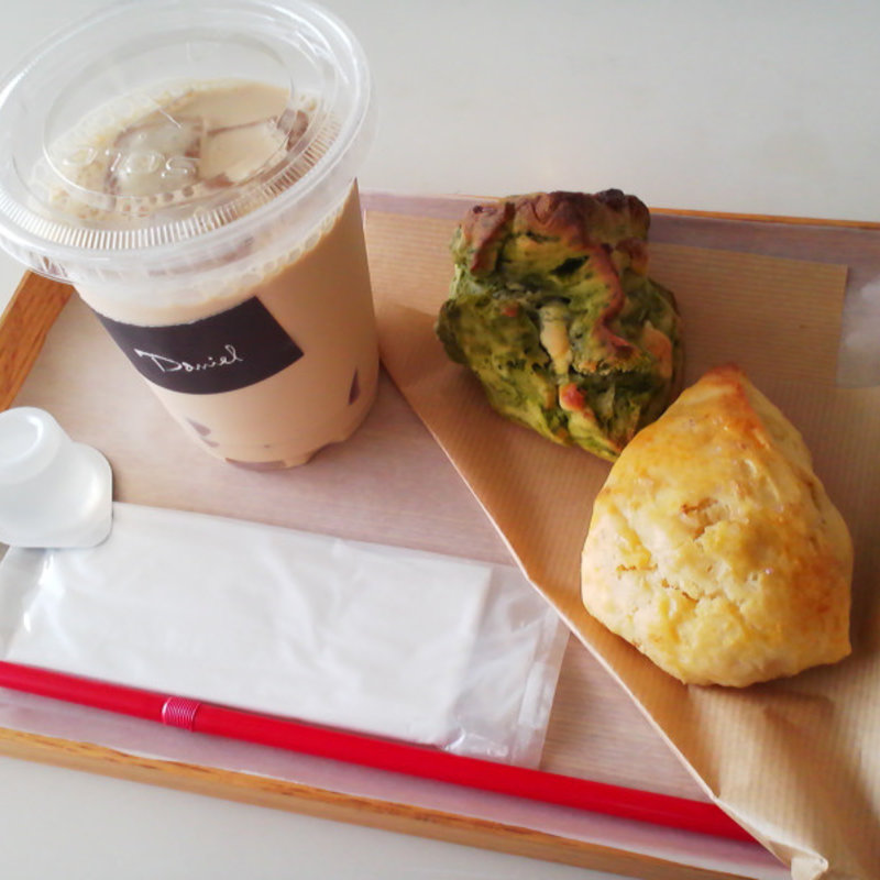 抹茶とマカダミアナッツのスコーン(テラス ダニエル)