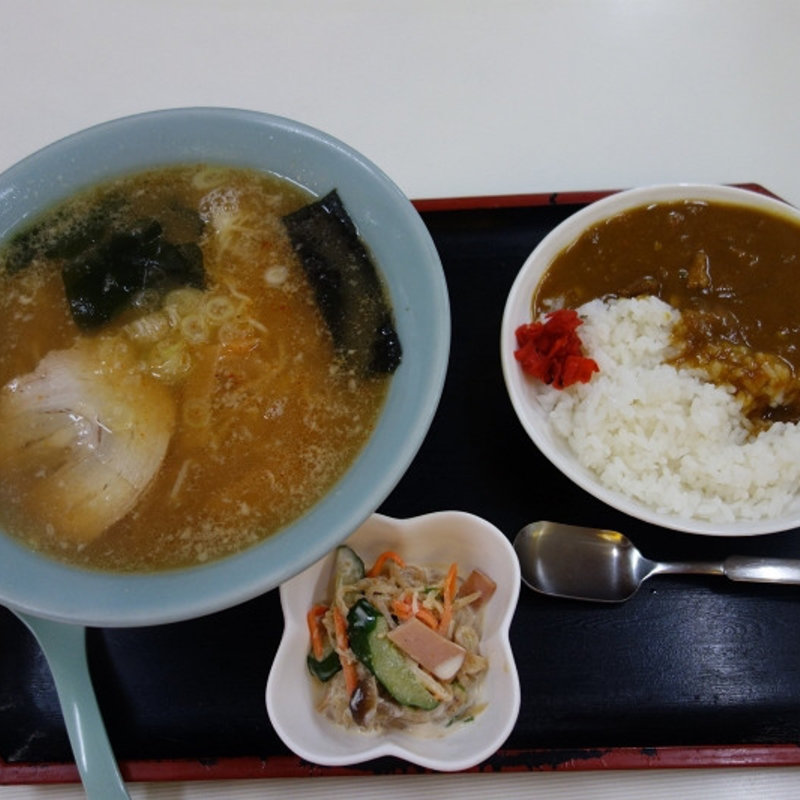 半カレーとラーメンのセット(デリカフーズ ハマモト)