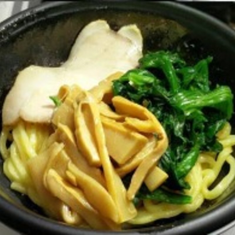 ジェノベーゼだれ(デリめん まぜそばジャパン)