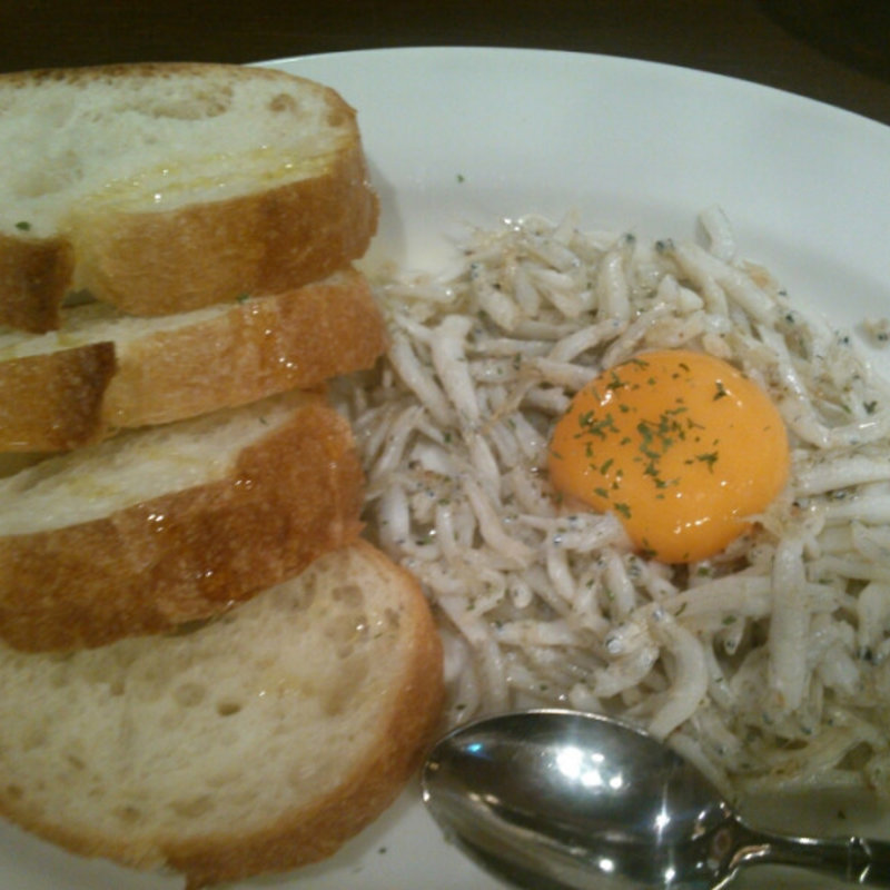 釜揚げシラスの鉄板焼(デリランテ 六甲道店)