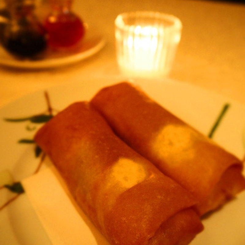 春巻き　2P(トゥーランドット 臥龍居)