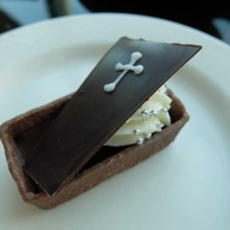 ダークチョコレートのタルト　ポッピングキャンディ(チャイナブルー)