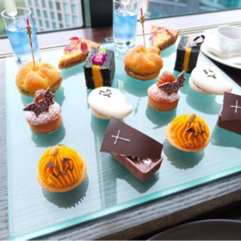 ハロウィン限定のアフタヌーンティー(チャイナブルー)