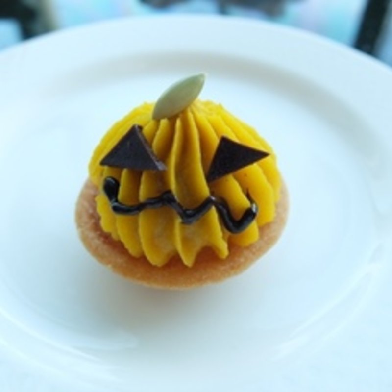 パンプキンモンブラン　ジャック・オ・ランタン(チャイナブルー)