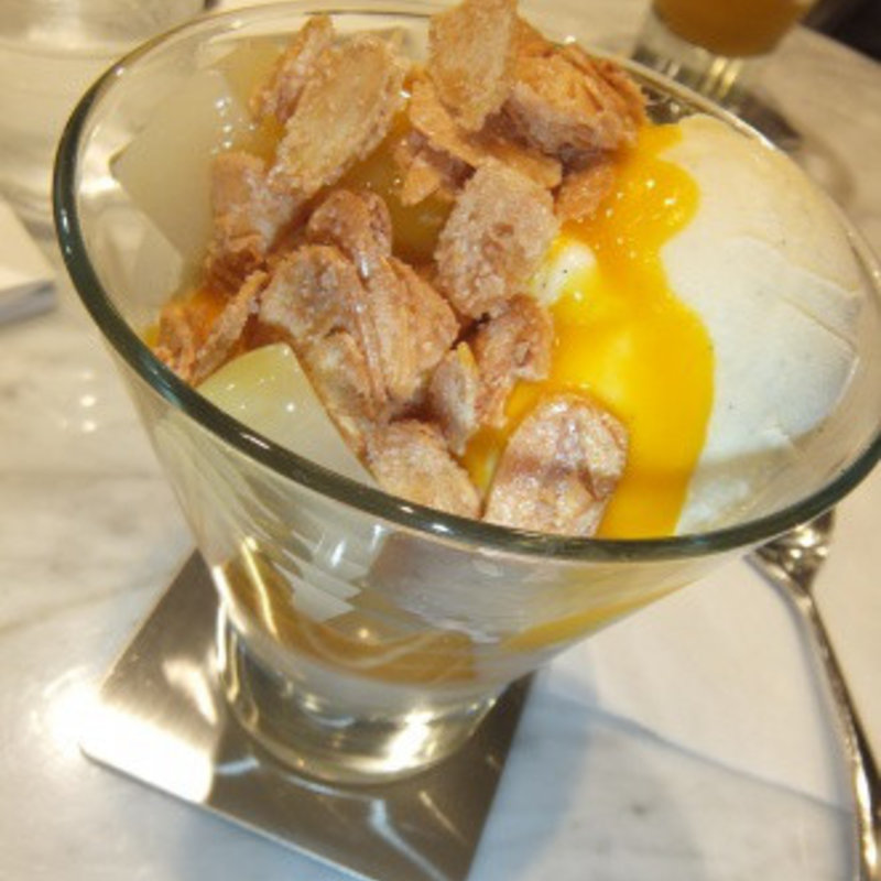 ペシェド　ヴァニーユ(ドゥバイヨル 丸の内オアゾ店 )