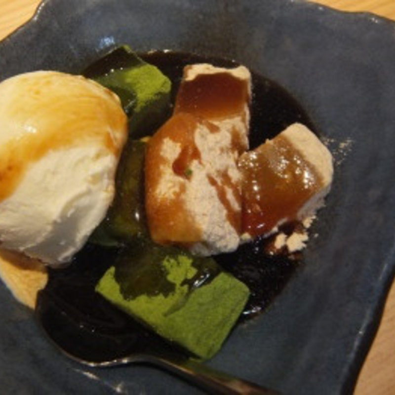 トローリ黒酢わらび餅(ととどり （～魚鶏～）)