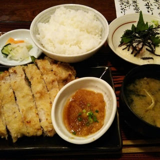 豚ロース天ぷら&海鮮山かけ定食(ととや魚丸)