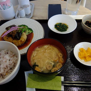 お肉の和定食(トバゴ カフェアンドバー （tobago cafe&bar）)