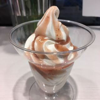 銀龍苺ソフトクリーム(十勝 銀龍苺 代官山店)