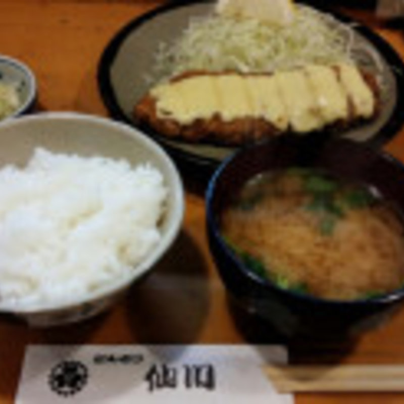 ﾁｰｽﾞとんかつ定食(とんかつ　千川)