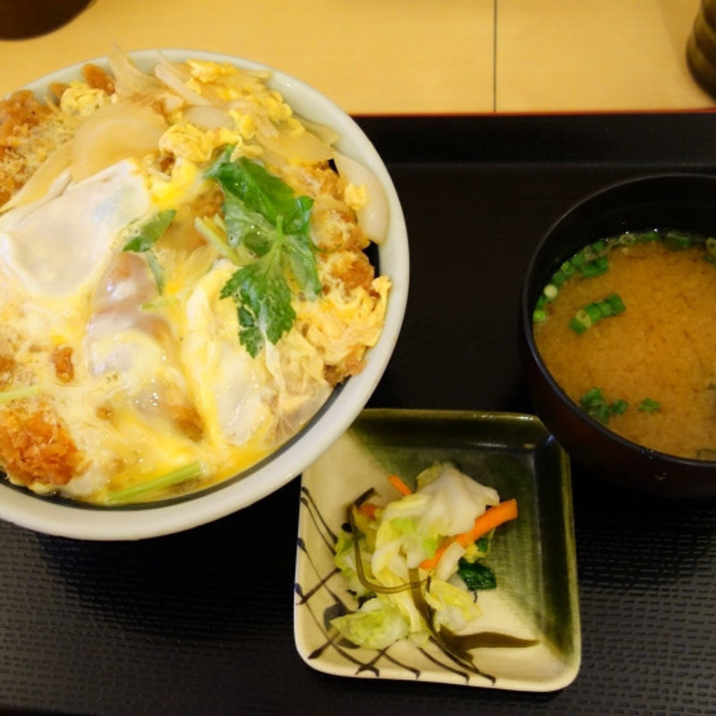 Wたまごのとろ～りチキンカツ丼(とんかつ大和楽)