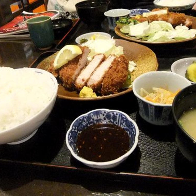 ロースカツ定食(かつ亭)