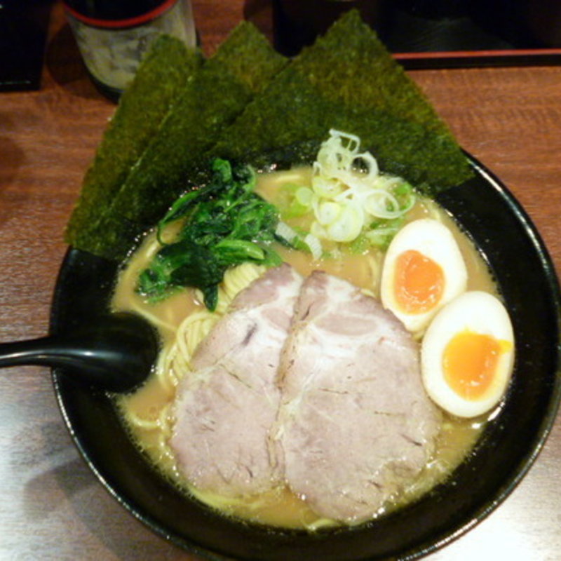 味玉ラーメン(とんこつラーメン 暁)