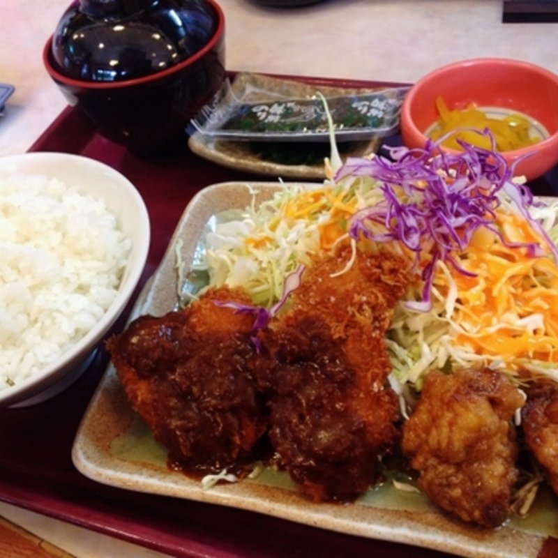 サービスランチ（チキンカツと煮込み唐揚げ）(どんじゅう )