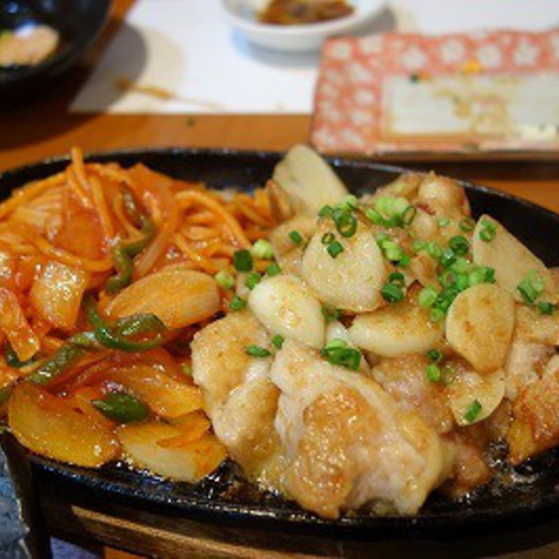 ガーリックチキン+ナポリタン付き(味処なか川)