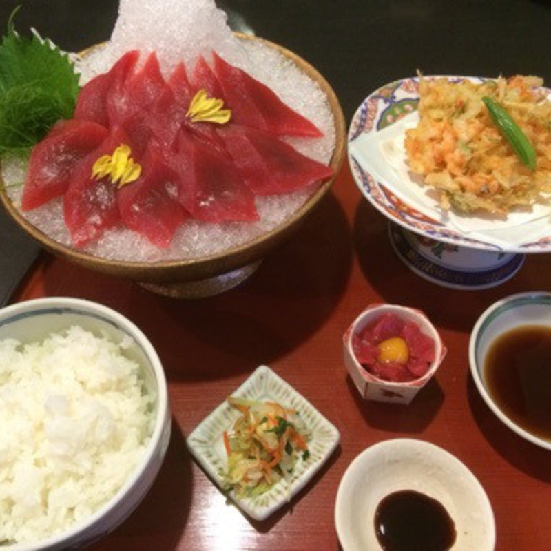 天然南マグロの富士山盛り首領(なすび総本店 )