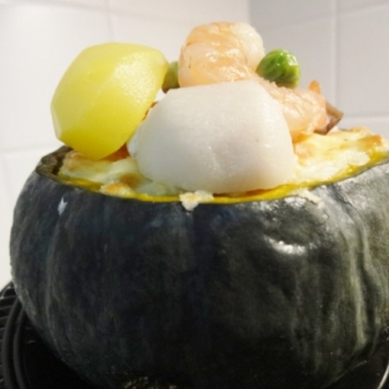 ぼっちゃんかぼちゃの丸ごとグラタン(なだ万厨房)