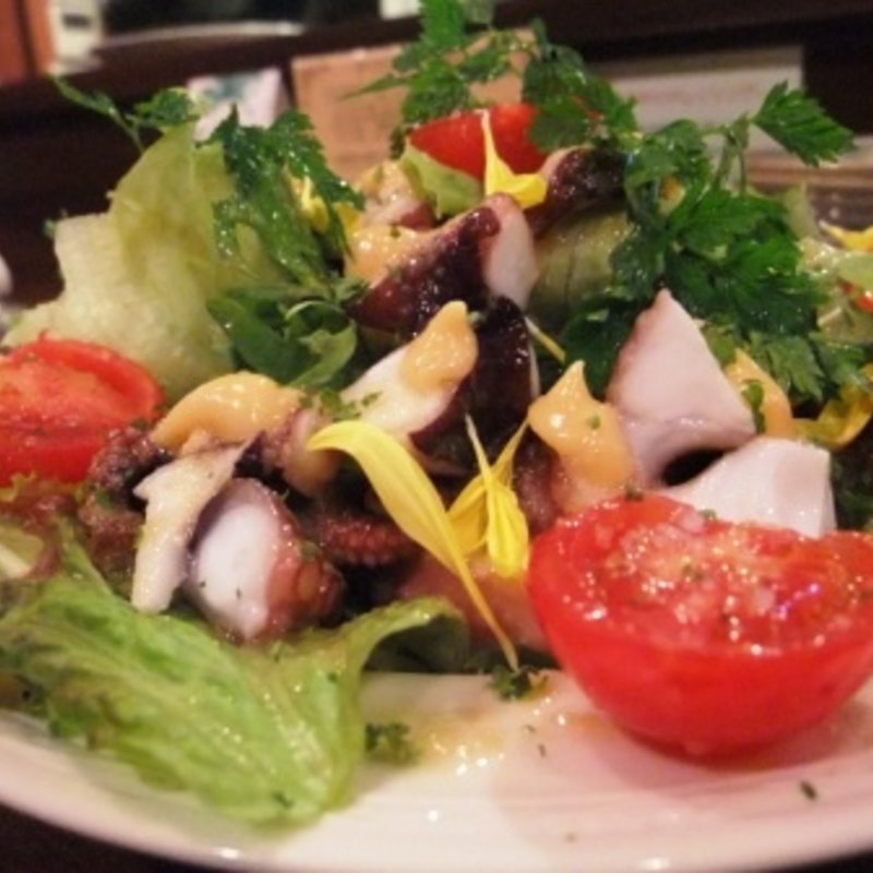 明石蛸のサラダ・あまほりさんのトマトのトッピング(なにわフレンチ びぎん)