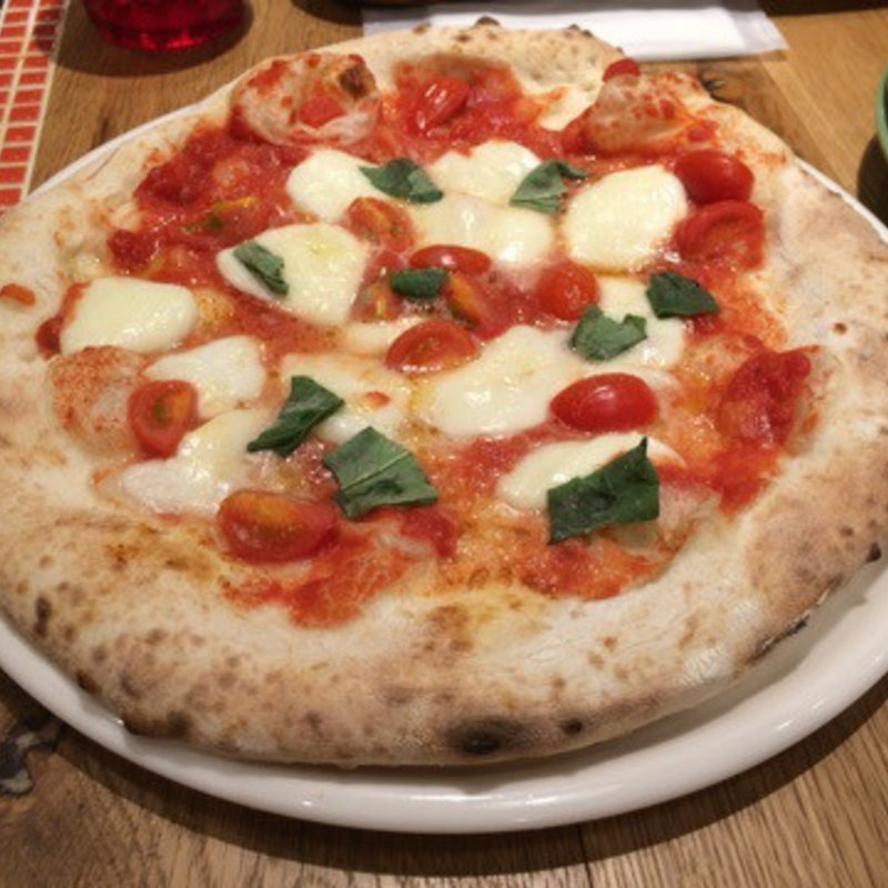 水牛のモッツァレラのマルゲリータ(ナポリワークス ユニモール店 )