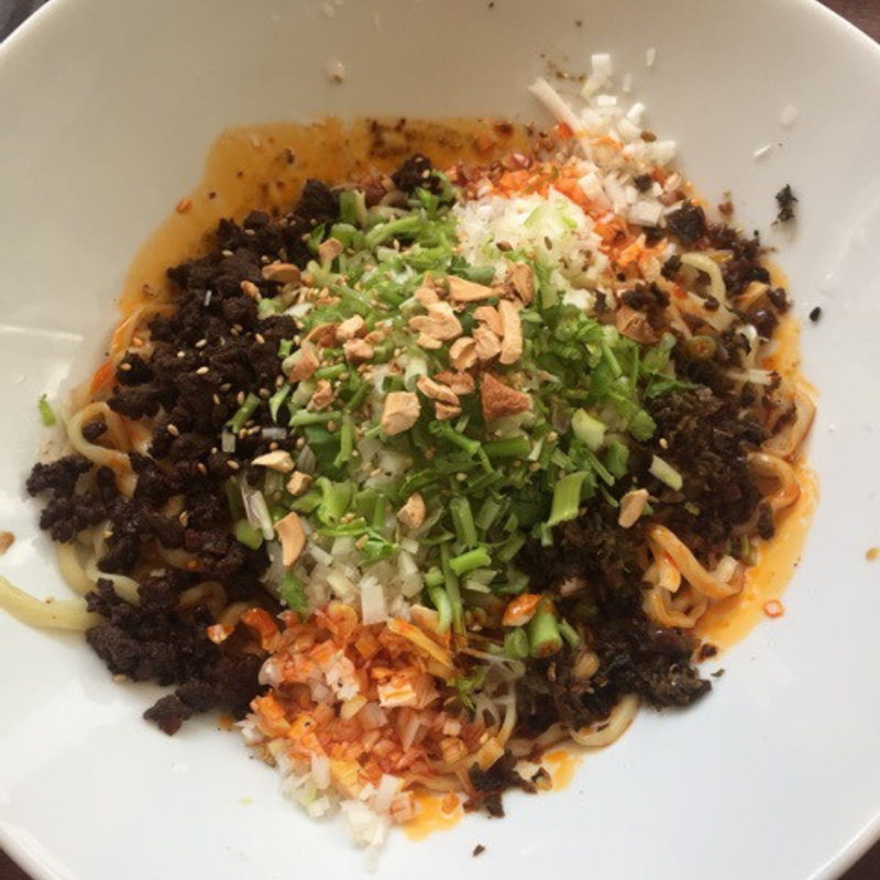 冷やし担々麺(ナポレオン フィッシュ （Napoleon Fish）)