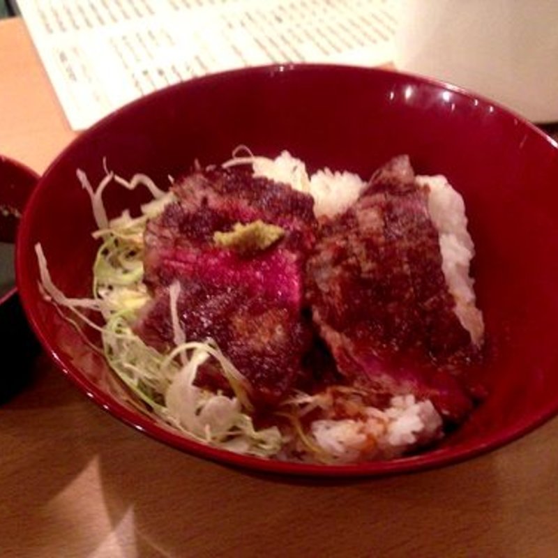 ステーキ丼　レギュラー　ご飯大盛り+100円(焼肉 ニクゼン)