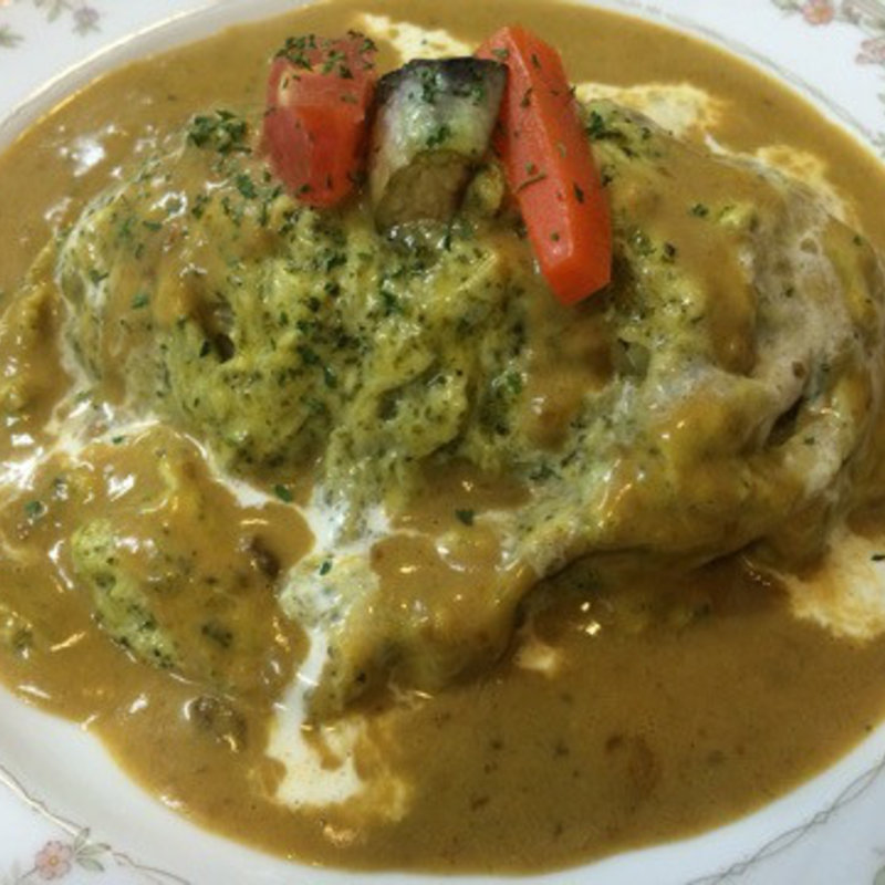 カレーソースのオムライス(にんじん・なす・とまと)