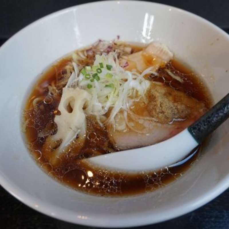 醤油(ヌードル カレッジ シロクロ)