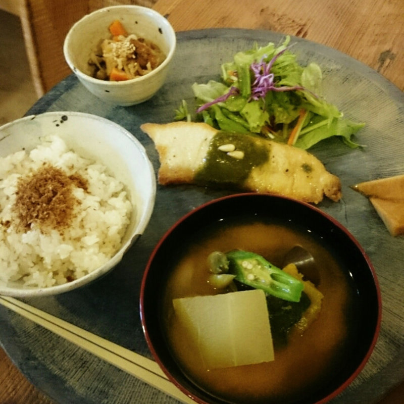 ヌシサ定食(Nushisa)