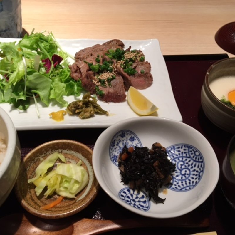 牛タン　麦トロ御膳(ぬる燗佐藤　横濱茶寮)