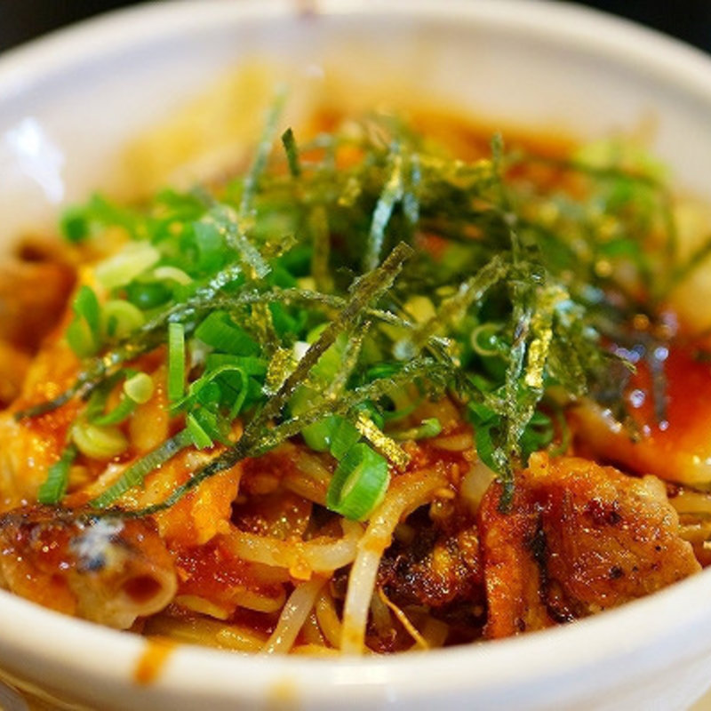 ホルモン丼(ねこバス亭)