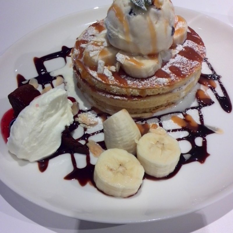 キャラメルバナナパンケーキ(ノイモンドオーガニックカフェ)