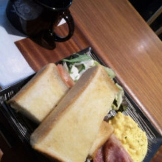 モーニングセット　三元豚ベーコンとスクランブルプレート(のものキッチン 秋葉原店 )
