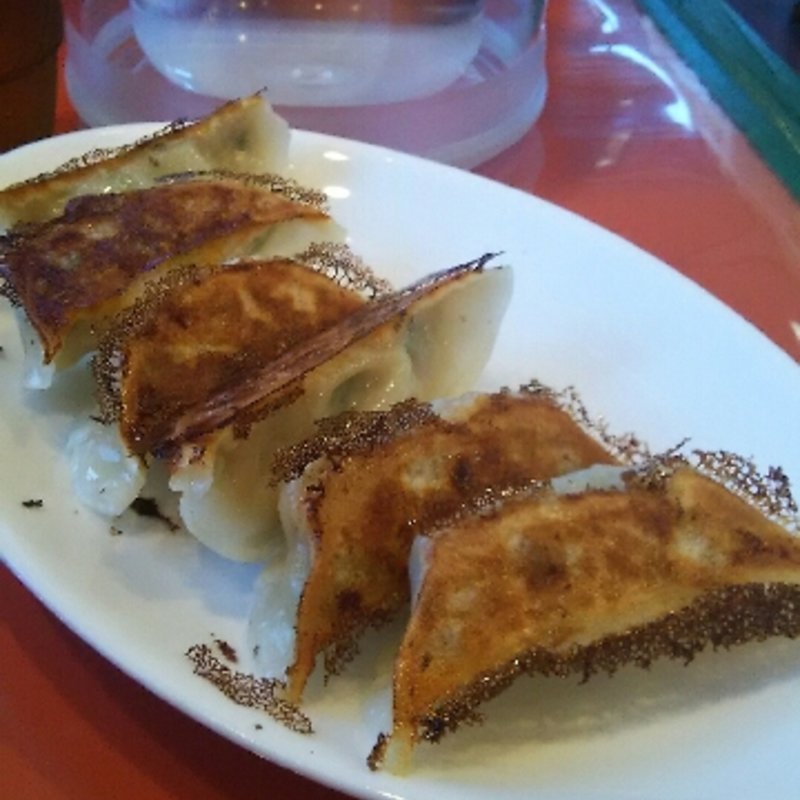 餃子(のるかそるか )