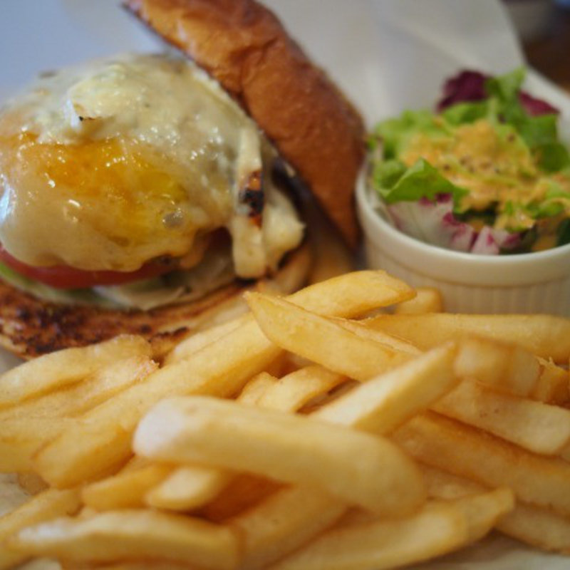 8 Kinds of Cheese Burger(バーガーマニア 広尾店 )