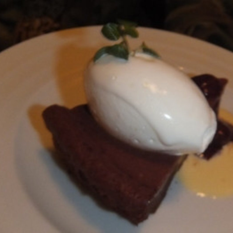 2層のしっとりショコラケーキ(ハース （Hearth）)