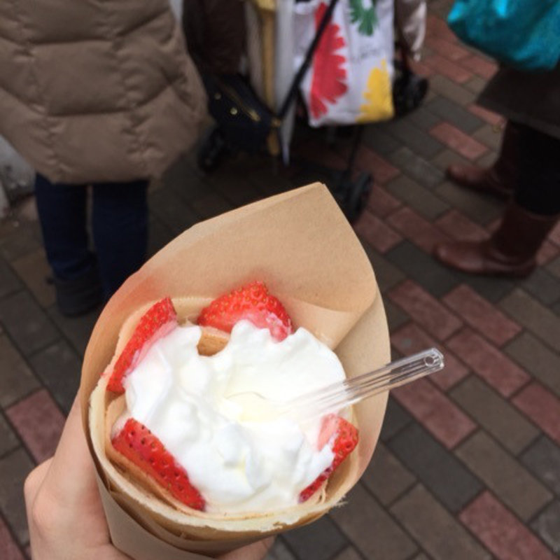 いちごのフローズンヨーグルトクレープ(パーティーランド 渋谷スペイン坂店)