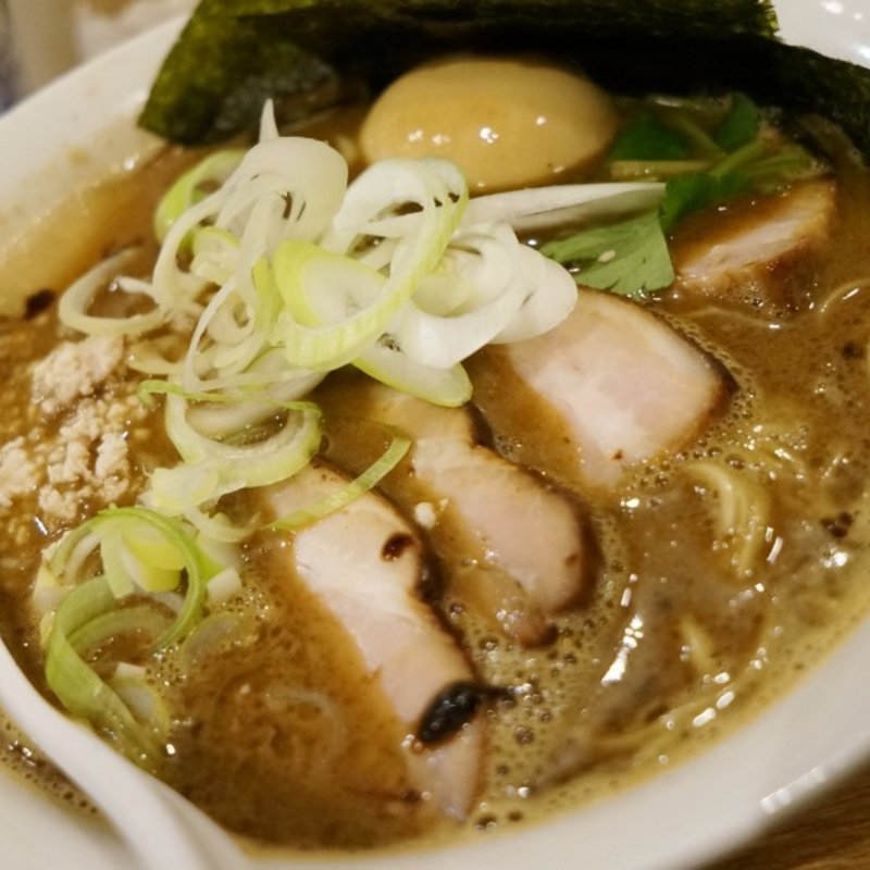 二代目中華そばBLACK＆UWO＋特製トッピング(バードメン )