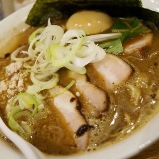 二代目中華そばBLACK＆UWO＋特製トッピング(バードメン )